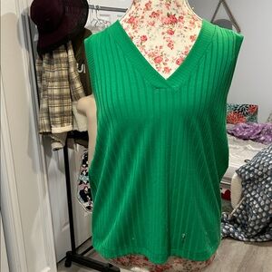 Evereve Vibrant Green V-Neck Ribbed Tank Top